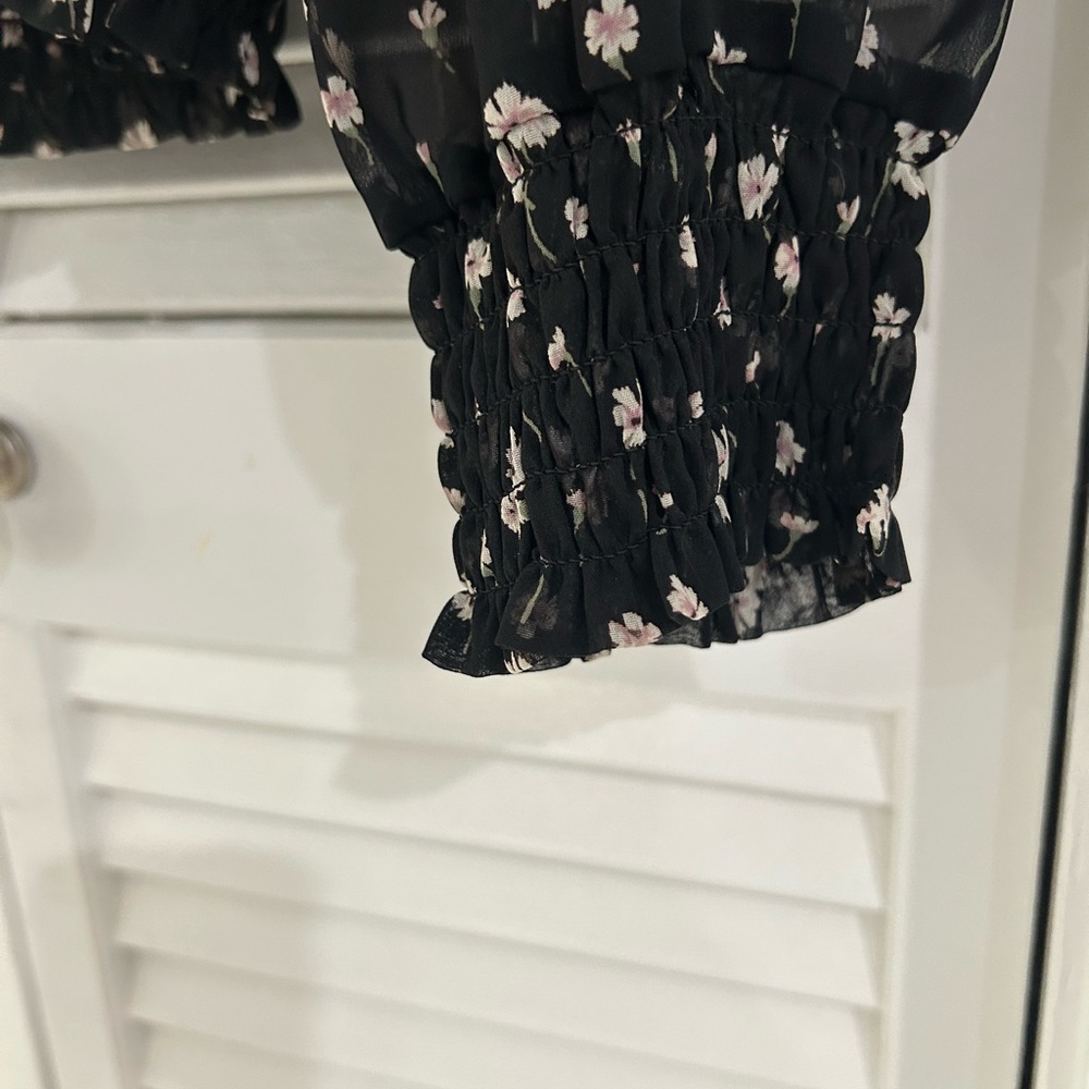 Alice Blue Black and White Floral Blouse - Picture 6 of 10